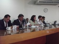 Reunião com a presença do prefeito Delvito Alves e autoridades, marca o início das atividades parlamentares em Unaí.